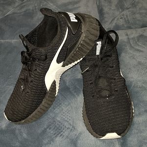 Puma Defy sneakers